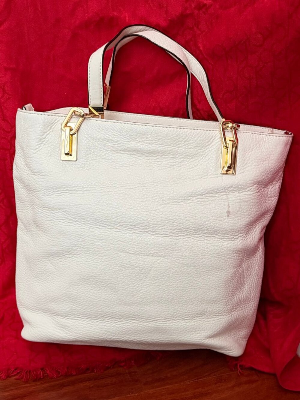 White Michael Kors pebbled leather tote with detachable cross-body strap - Picture 4 of 10